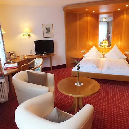 호텔 Hotel-gasthof Zum Weyssen Rossle 3*