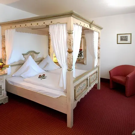 호텔 Hotel-gasthof Zum Weyssen Rossle