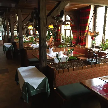 Hotel-gasthof Zum Weyssen Rossle 쉴타크